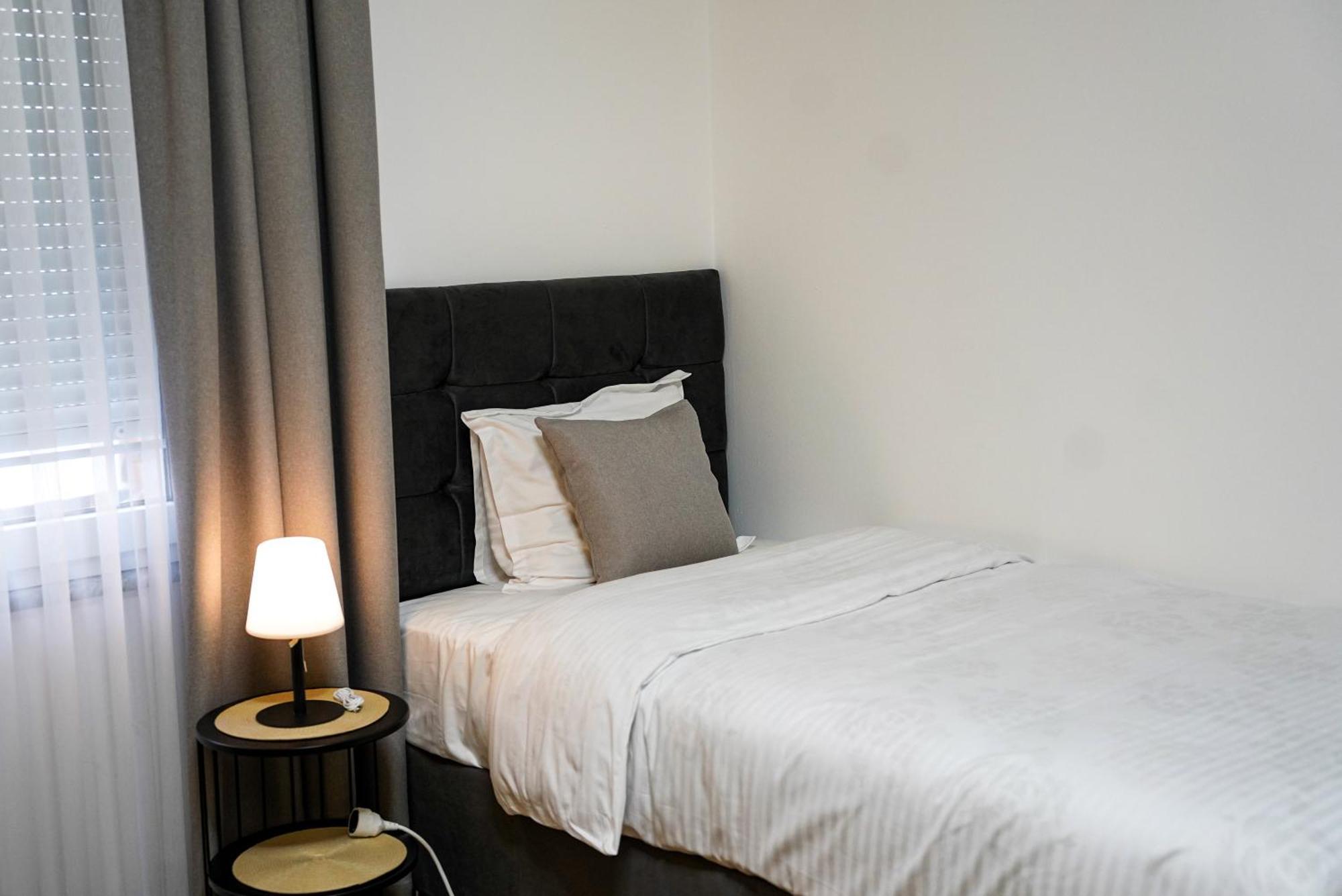 Ten Guest House Prisztina Zewnętrze zdjęcie