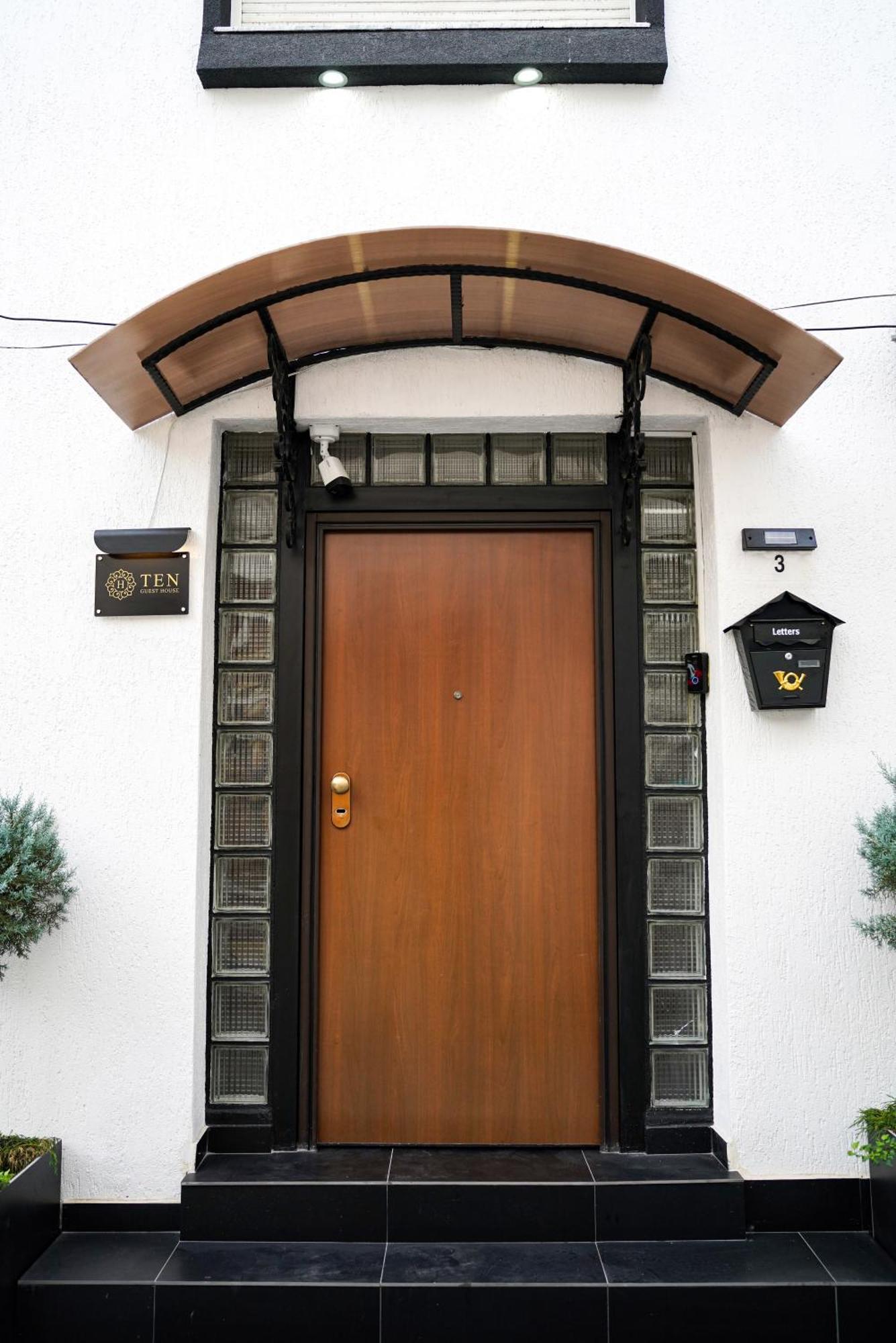 Ten Guest House Prisztina Zewnętrze zdjęcie