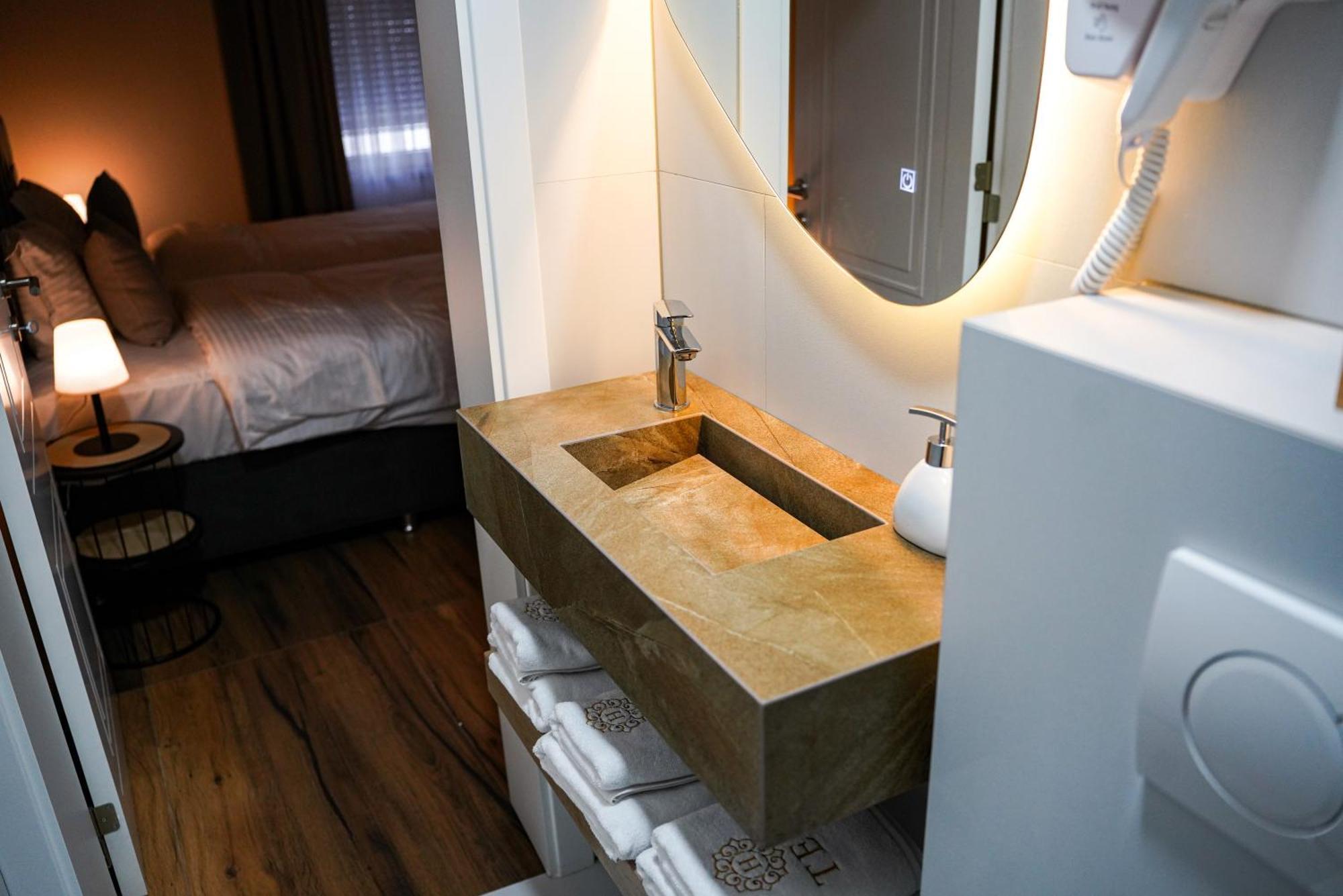 Ten Guest House Prisztina Zewnętrze zdjęcie